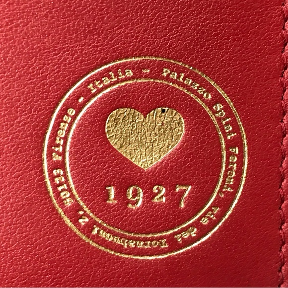 Salvatore Ferragamo Gancini Leather Compact Wallet 😍